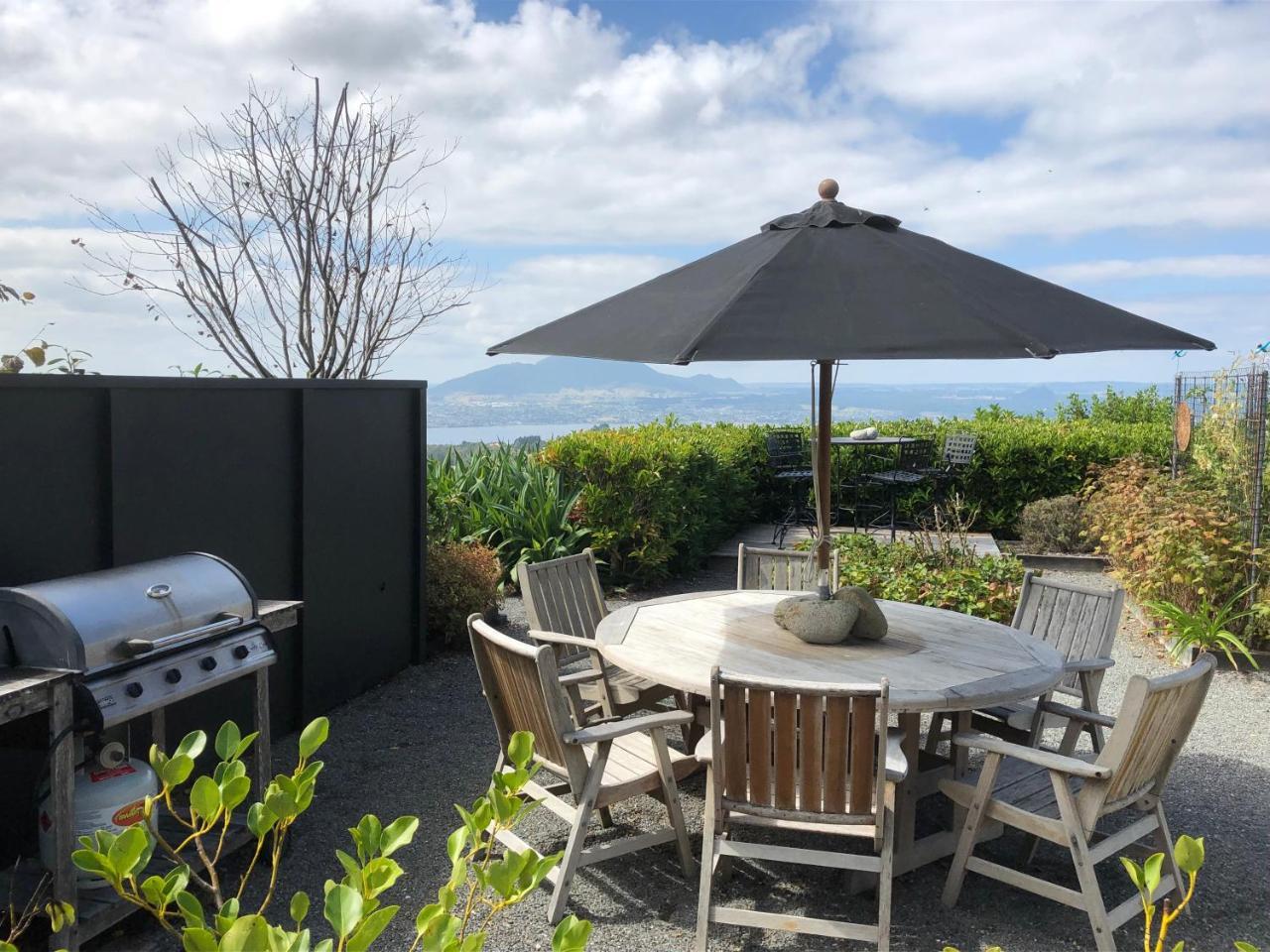 The Lakeview House Taupo Exterior photo